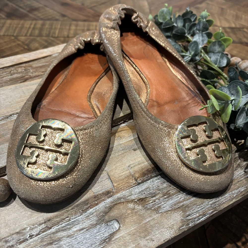 Tory Burch Metallic Leather Ballet Travel Flats Salmond/Rose Gold - Picture 2 of 7
